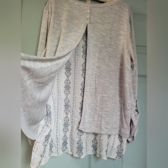 Layered-look light grey sweater - Picture 4 of 11